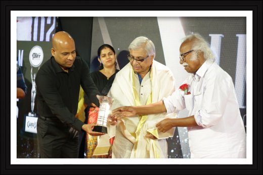Rajesh Puthanpurayil honouring director Kamal
